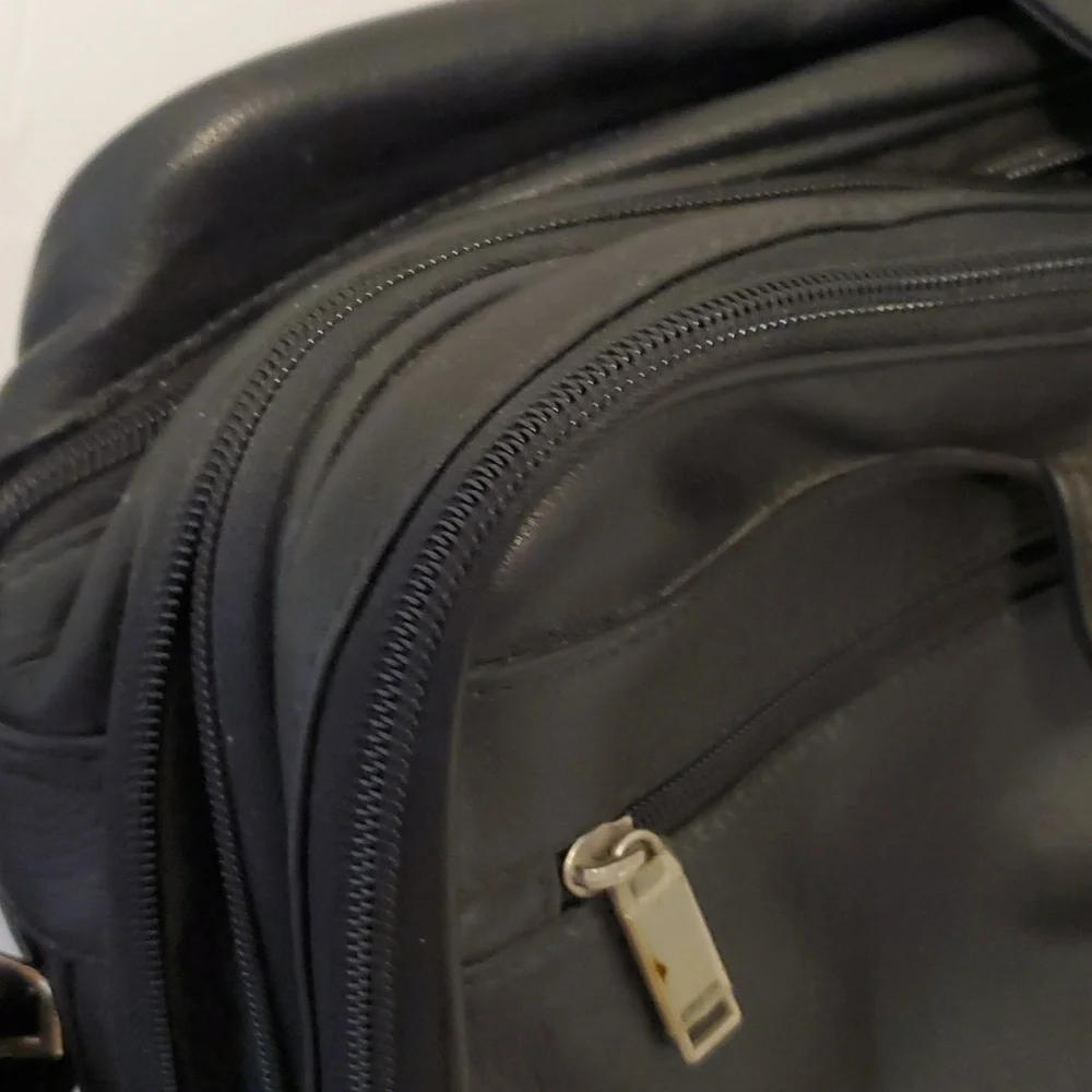 Black Fullgrain Cowhide Leather Expandable Travel Bag